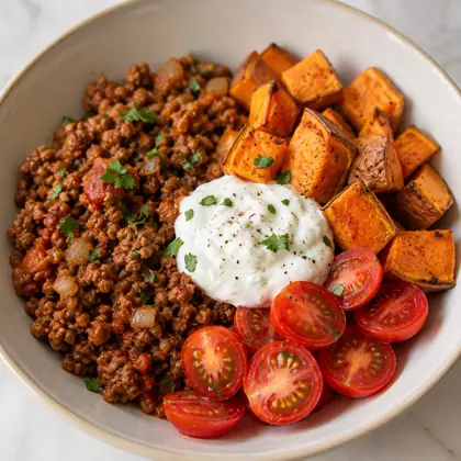 Κιμάς Bowl με Γλυκοπατάτα & Ντοματίνια