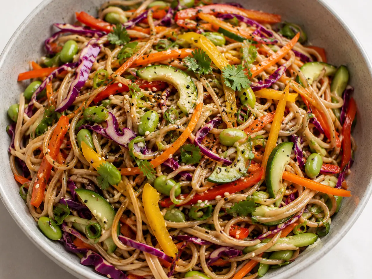 Σαλάτα με Noodles & Λαχανικά